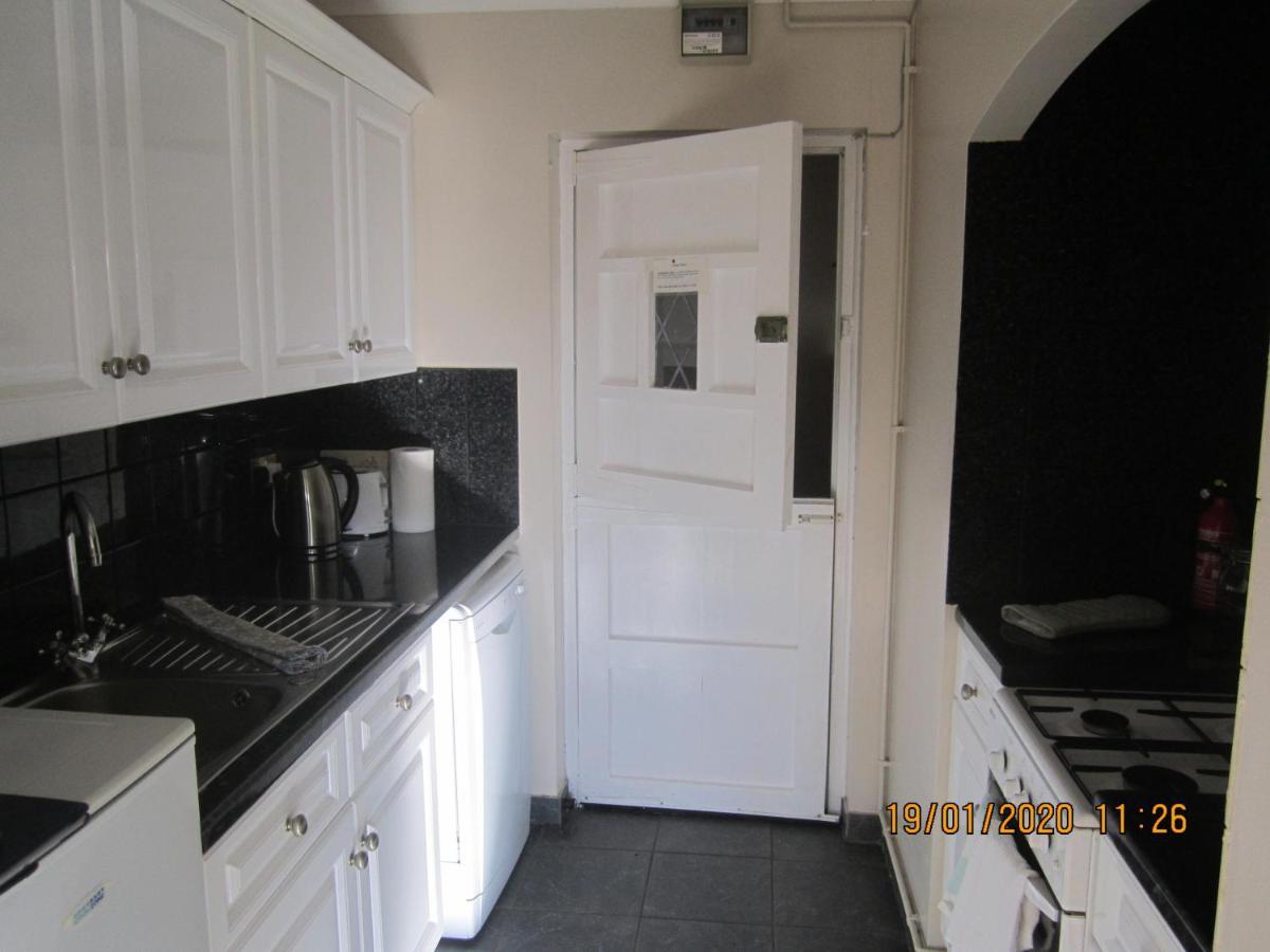 Cwmbach Guest House Нит Экстерьер фото