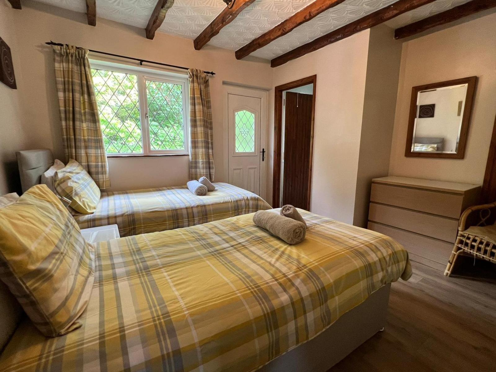 Cwmbach Guest House Нит Экстерьер фото